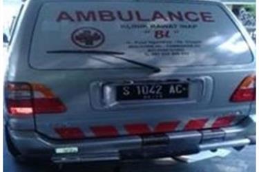 Modifikasi Mobil AMBULANCE klinik BL Bojonegoro Kijang LGX