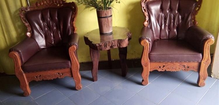 Meja kayu tua (Reclaimed wood table)