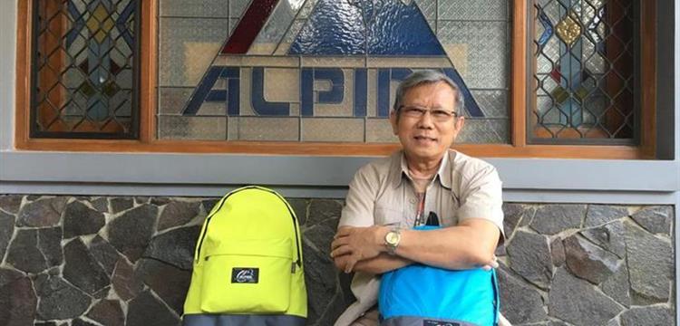 Sejarah Alpina, Tas Legendaris ABG 90-an