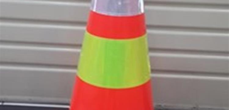 Traffic Cone Base oranye 70 Cm 911
